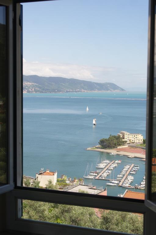 Il 23 Holiday Home La Spezia Luaran gambar