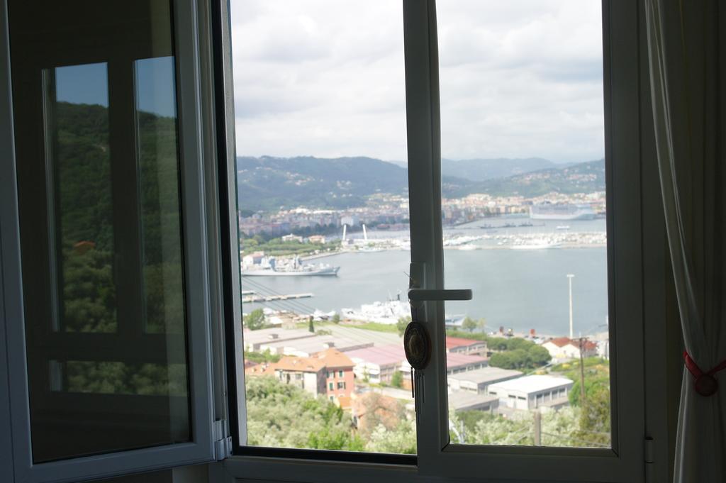 Il 23 Holiday Home La Spezia Luaran gambar